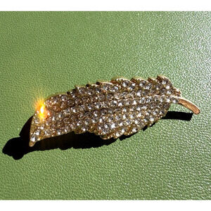 Gold Tone Rhinestone Feather Brooch Sparkly Leaf Pin Vintage Style 1.5”
